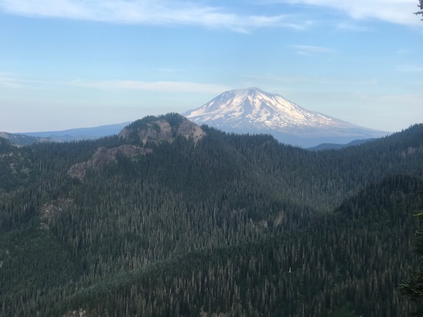 Image of a clear view of Mount Rainier